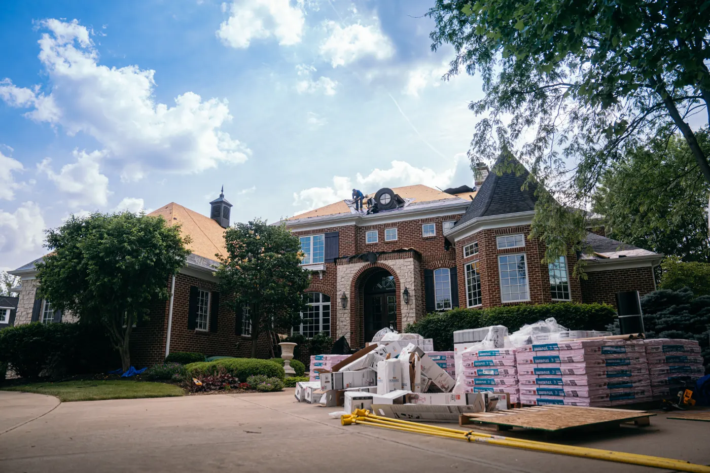 Manufacturer-certified roof installation in Bicknell